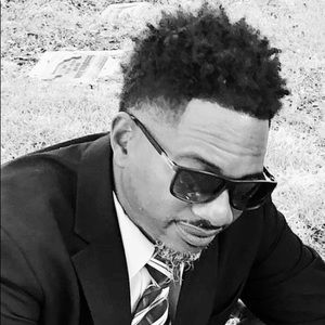 Meet your Posher, Dennis